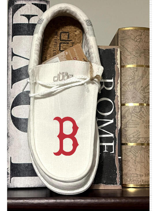 Hey Dudes Shoes Mens Size 9 Off White Boston Red Sox